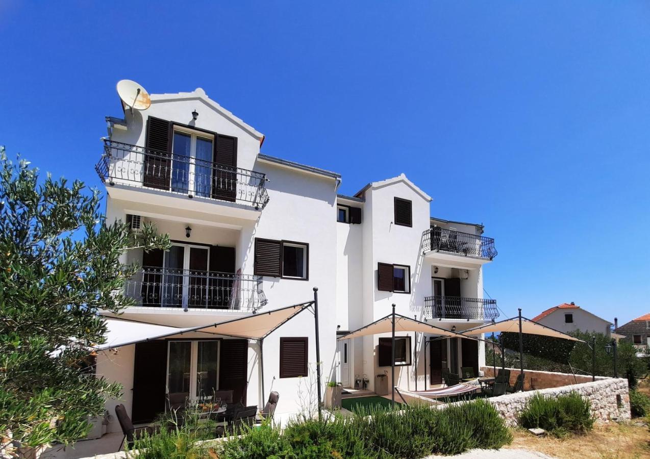Apartments Pitve Jelsa  Exterior foto