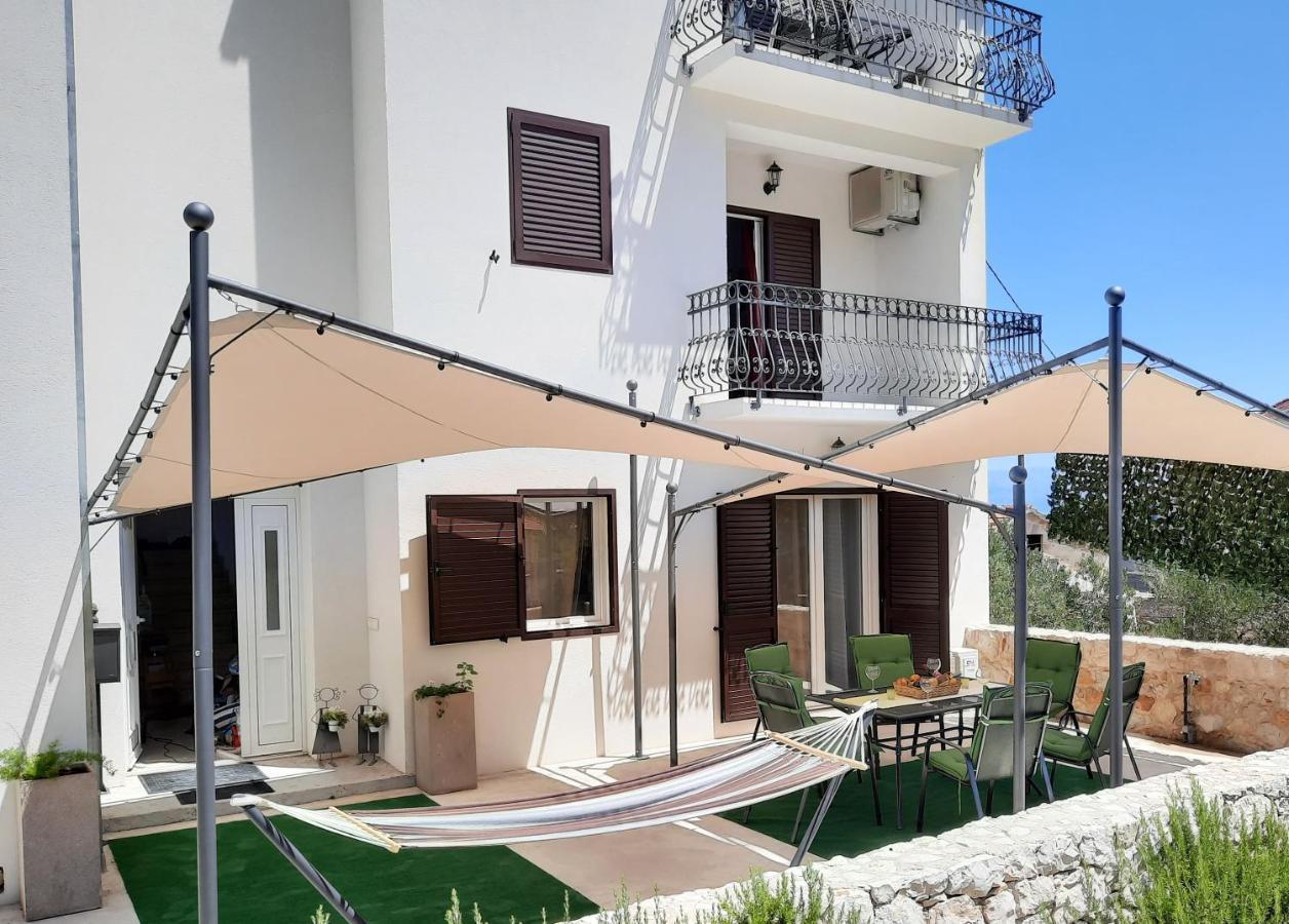 Apartments Pitve Jelsa  Exterior foto