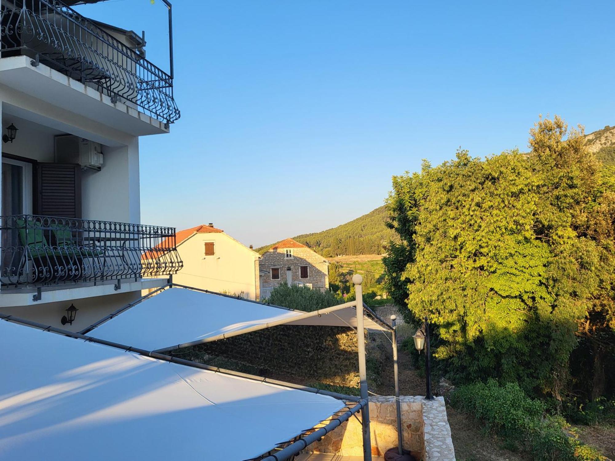 Apartments Pitve Jelsa  Exterior foto