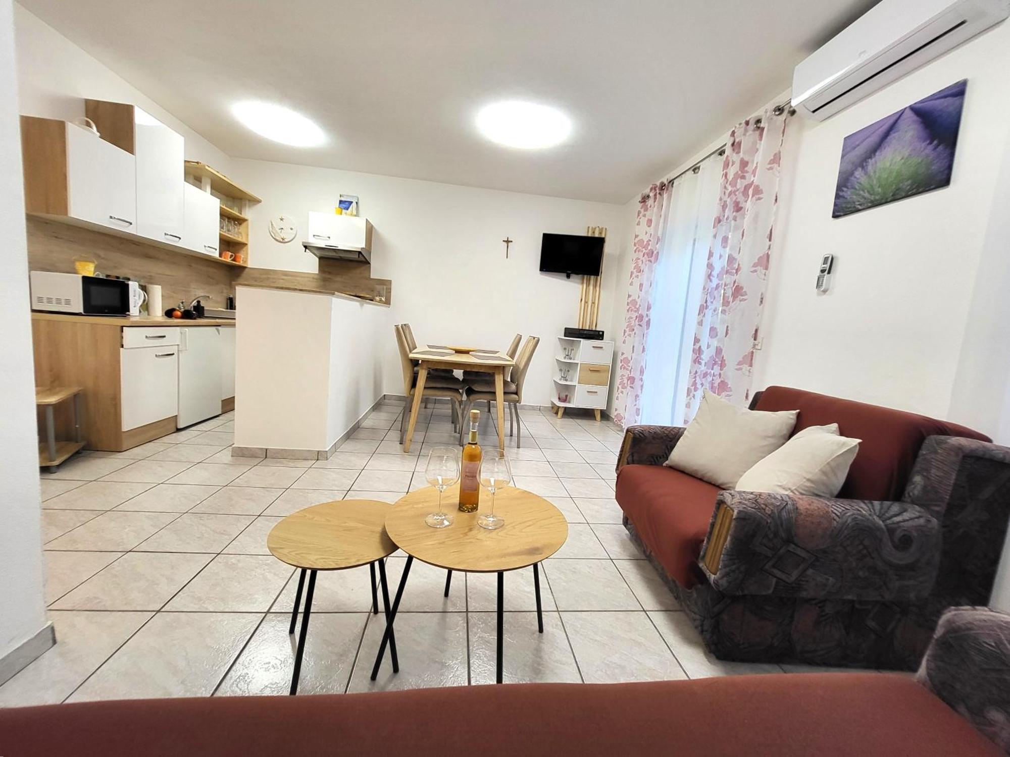 Apartments Pitve Jelsa  Exterior foto